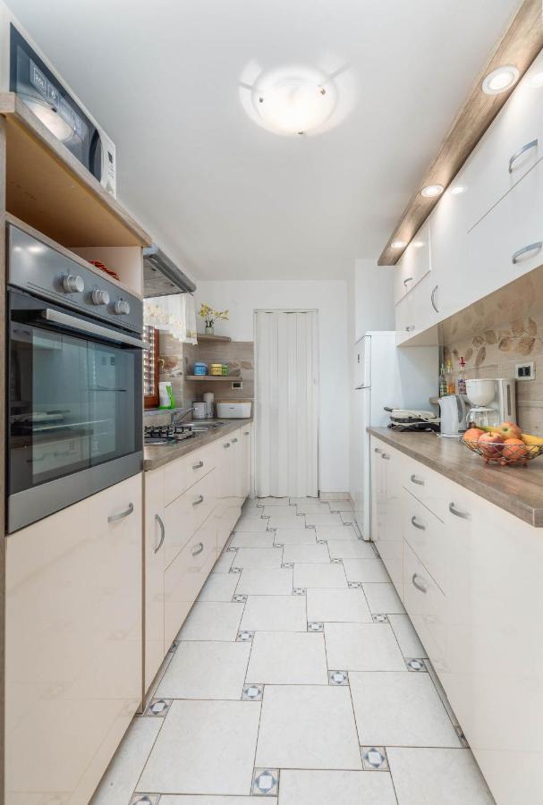 Apartment Villa Nera PUY Eksteriør bilde