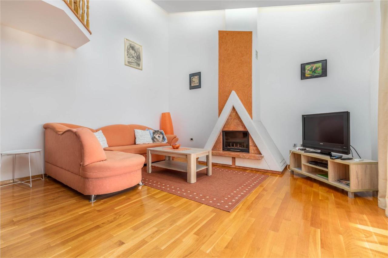 Apartment Villa Nera PUY Eksteriør bilde