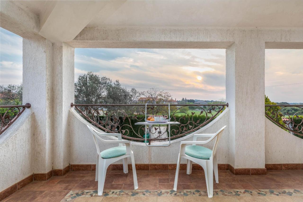 Apartment Villa Nera PUY Eksteriør bilde